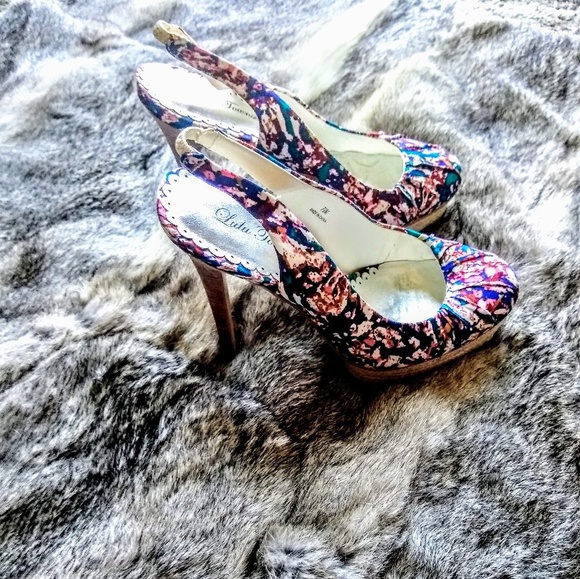 Super cute platform heels! - Picture 4 of 7